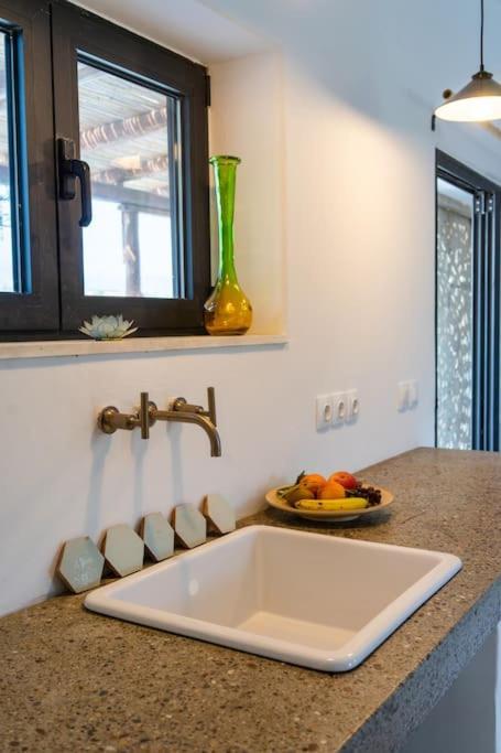 Villa Louloudia Stylish Luxury Villa With Private Pool 皮特斯迪亚 外观 照片